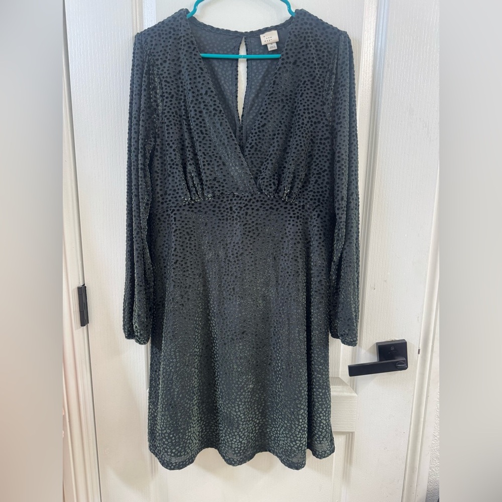 Elegant Dark Green Dotted Dress